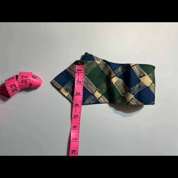 Hugo Boss 100% Silk Tie - Picture 5 of 5
